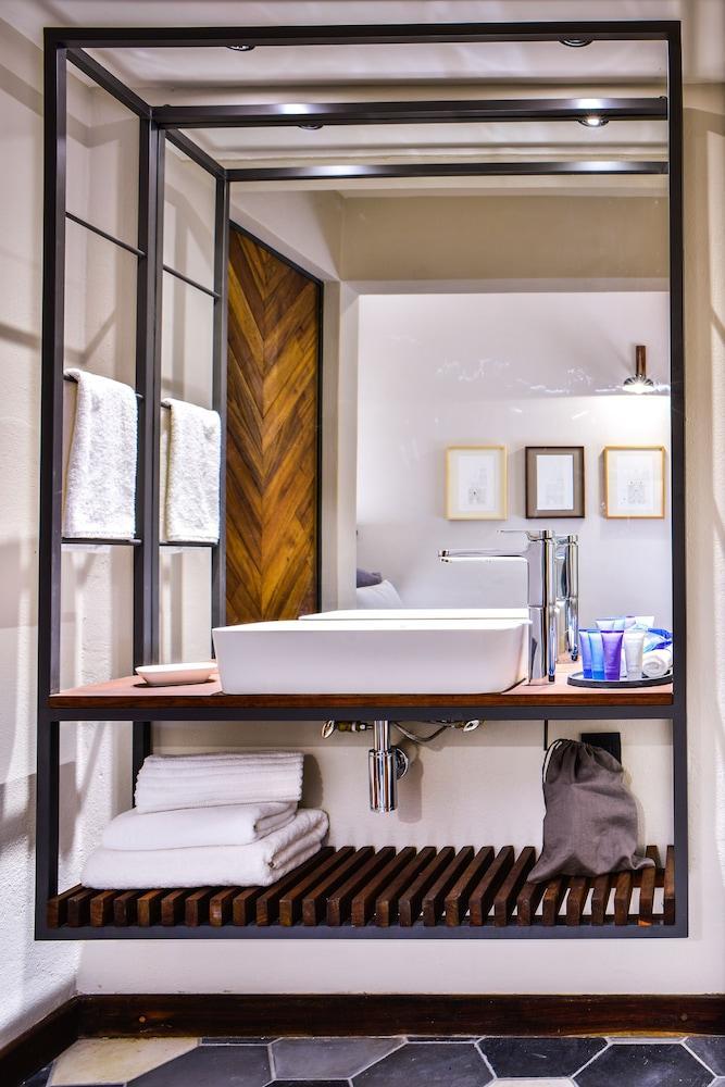 Hotel Criol كويريتارو المظهر الخارجي الصورة Bathroom