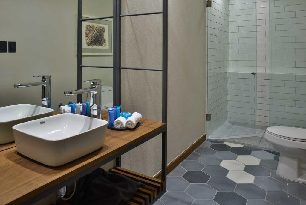 Hotel Criol كويريتارو المظهر الخارجي الصورة Bathroom